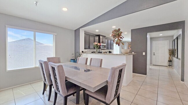 Building Photo - Beautifully updated home in Las Brisas Community of Goodyear!