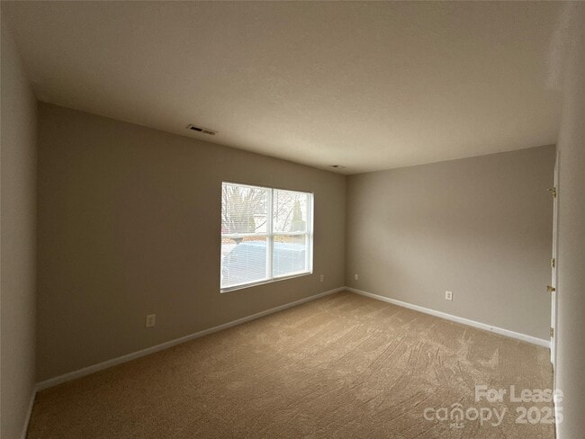 Building Photo - 1323 Winding Branch Ct