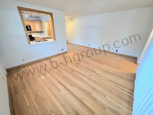 Building Photo - 7833 39th Ave