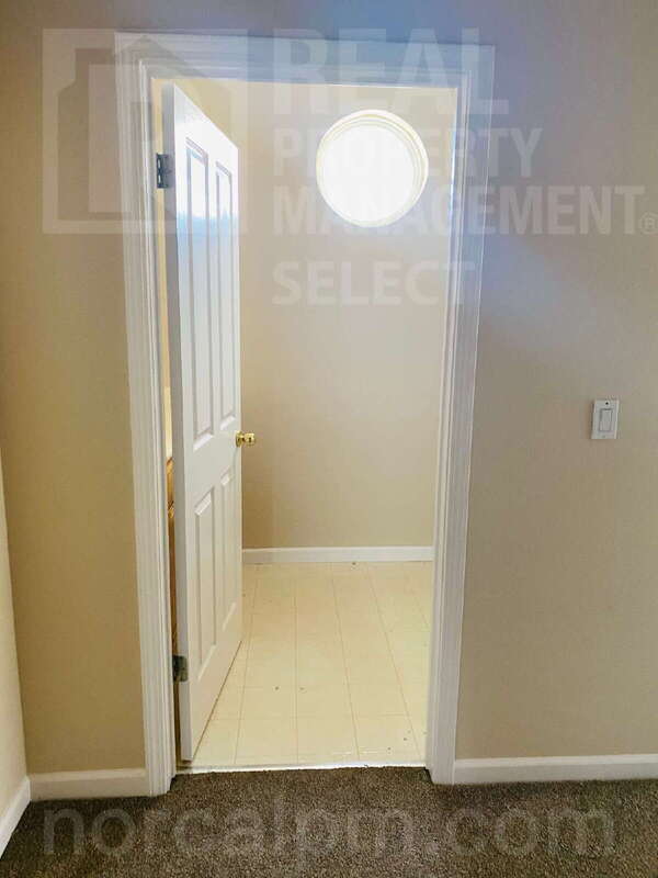 Building Photo - 116 Burgundy Ct