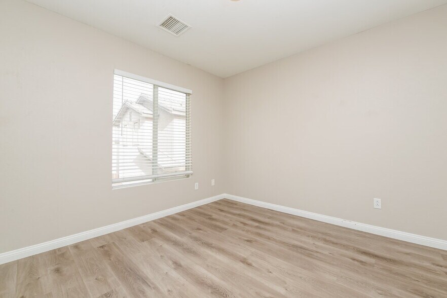 Building Photo - 1230 Maple Pines Ave