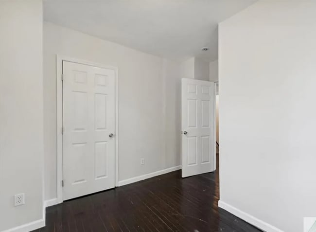 Building Photo - Charming 4BR Downtown Savannah Home with M...