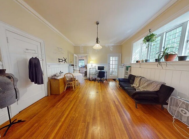 Building Photo - 283 State St