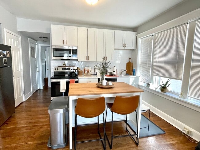 Building Photo - 4535 Flad Ave