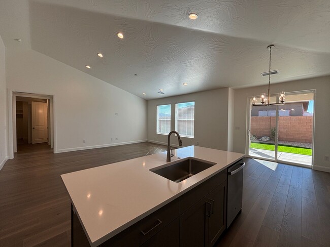 Building Photo - BRAND NEW HOME BY SAND HOLLOW FOR RENT!