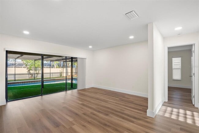 Building Photo - 3145 Sandy Ridge Dr