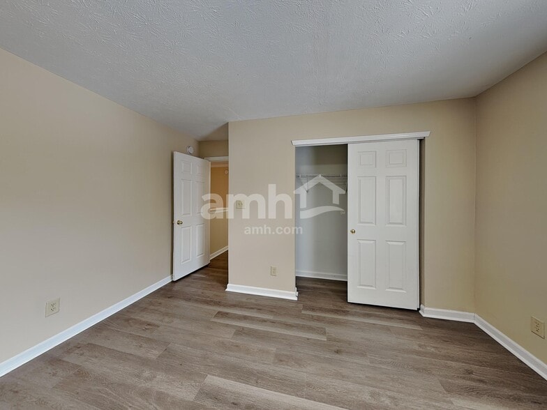 Building Photo - 8036 Chesterhill Way