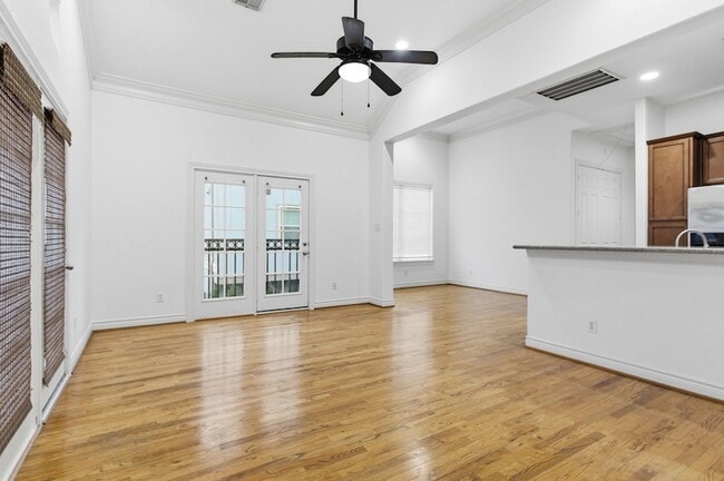 Building Photo - 1303 Sherwood Point Ln