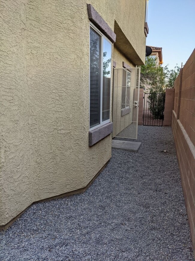 Building Photo - 8956 Aurora Bay Ct