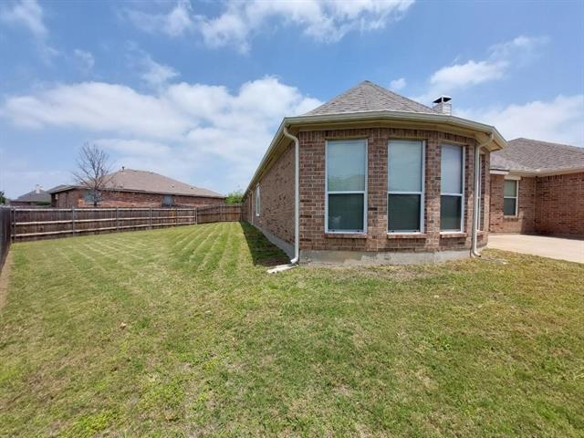 Building Photo - 8652 Fernhill Dr