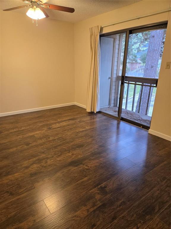Building Photo - 3900 Aspen Dr