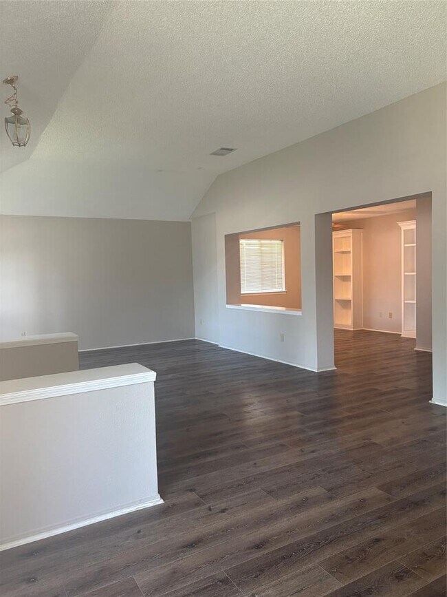 Building Photo - 16311 Rockgate Dr