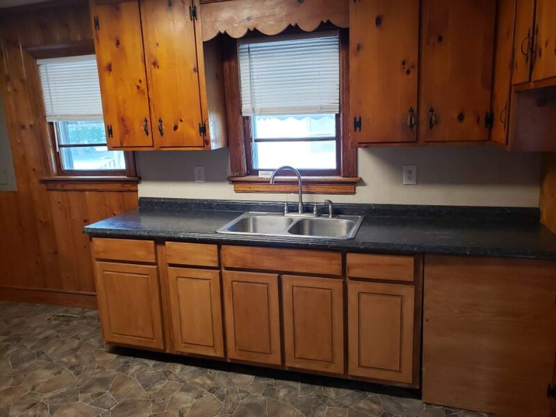 Building Photo - 811 Paul St