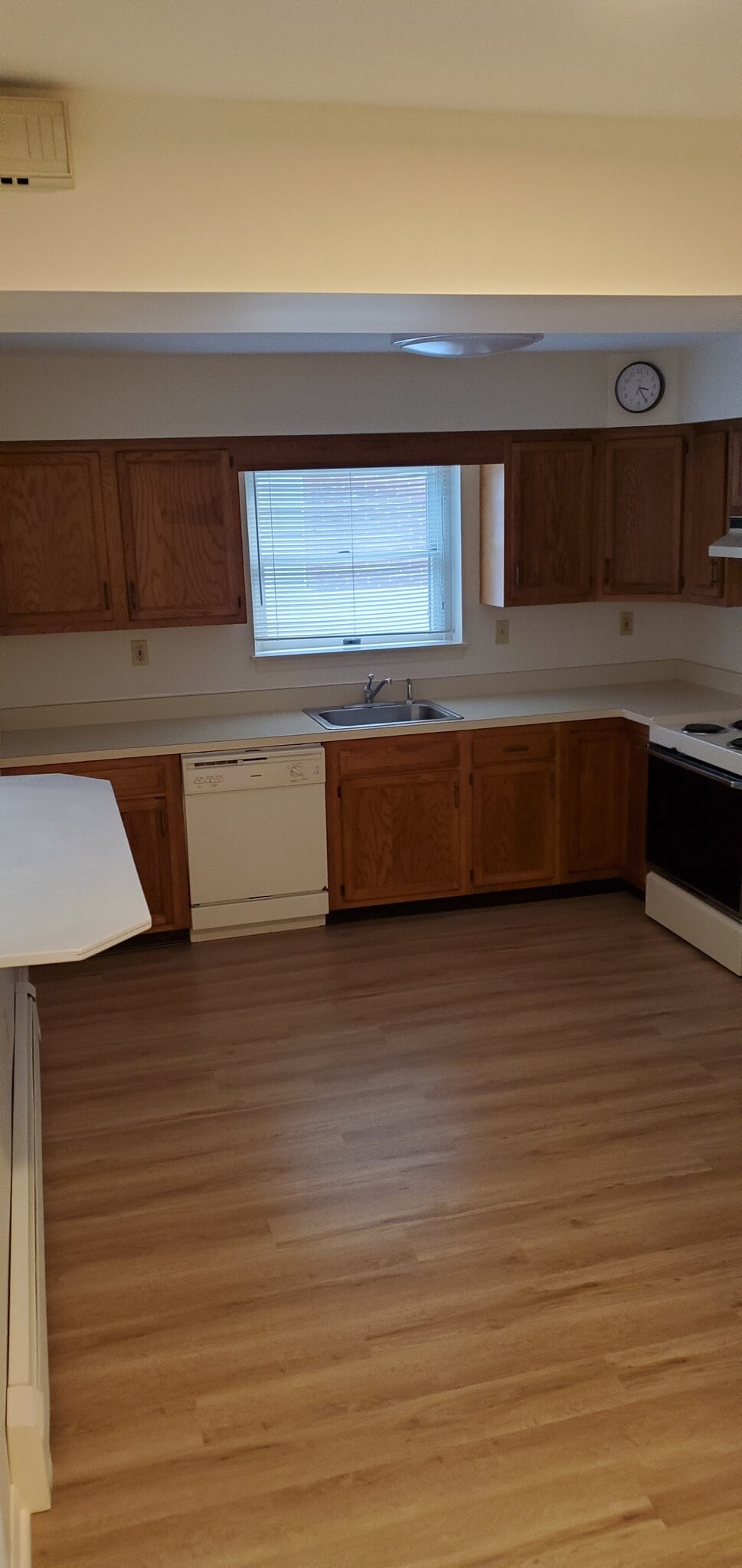 Kitchen - 17 Intervale Ave