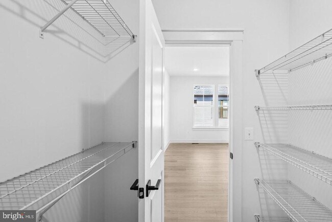 Building Photo - 118 Locke St