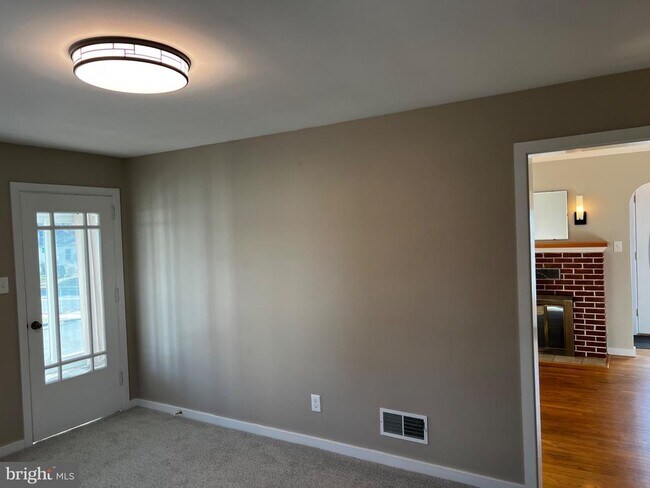 Building Photo - 770 S Lincoln St