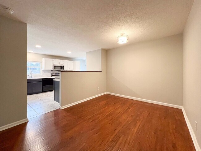 Building Photo - Charming Farragut Home with Large Fenced Yard and Wooded Access