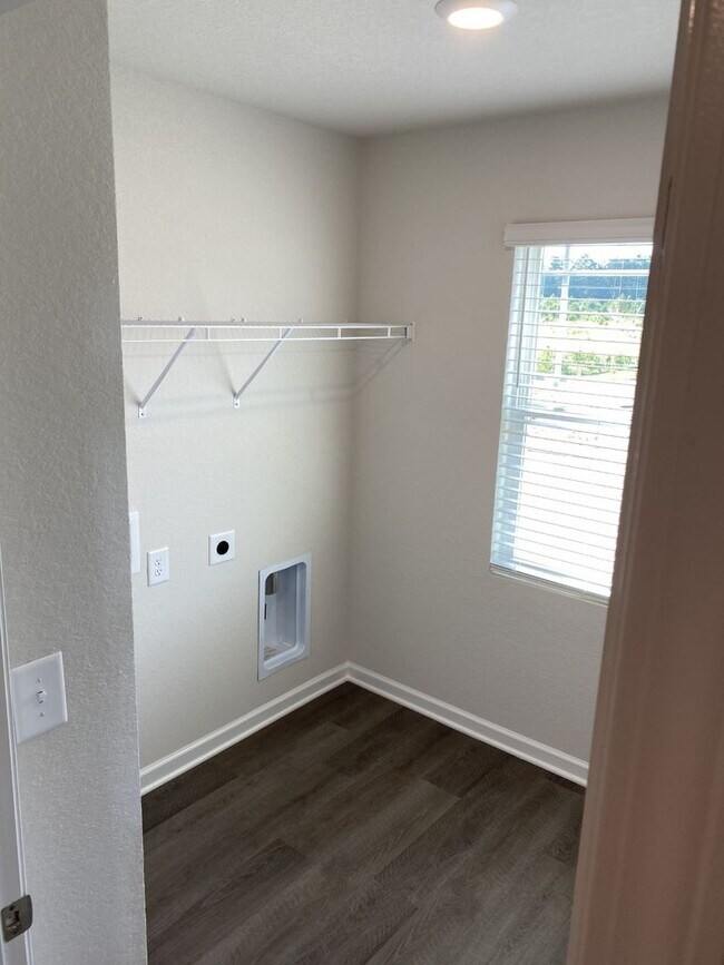 Building Photo - 3 Bedroom Wiggins Village