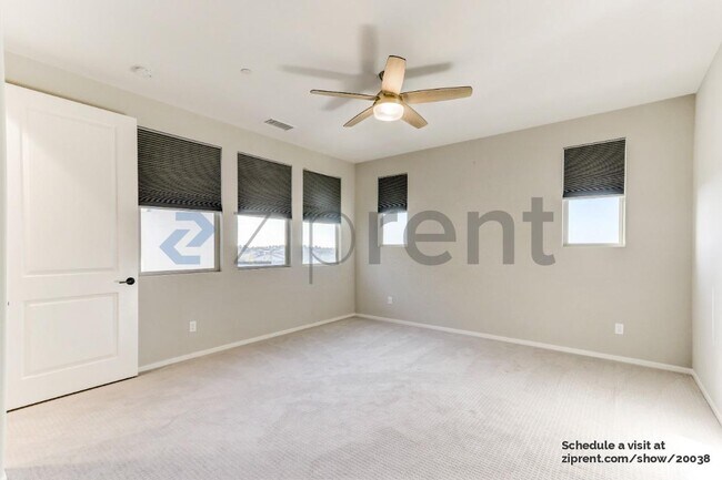 Building Photo - 635 Merit Dr