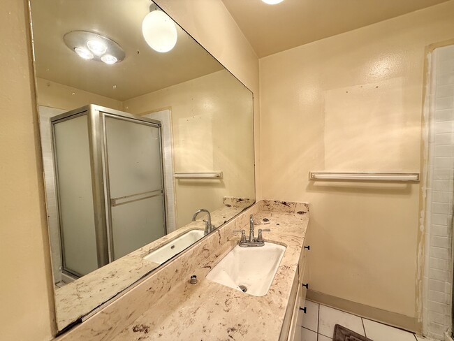 Master Bedroom Bathroom - 1112 Opal St