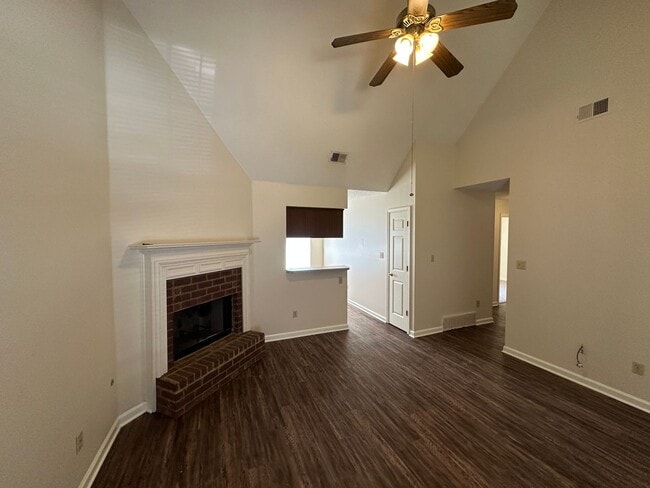 Building Photo - 3 Bedroom, 2 Full Baths in Horn Lake, Wellington Square Subdivision