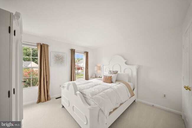 Building Photo - 5667 Lonesome Dove Ct