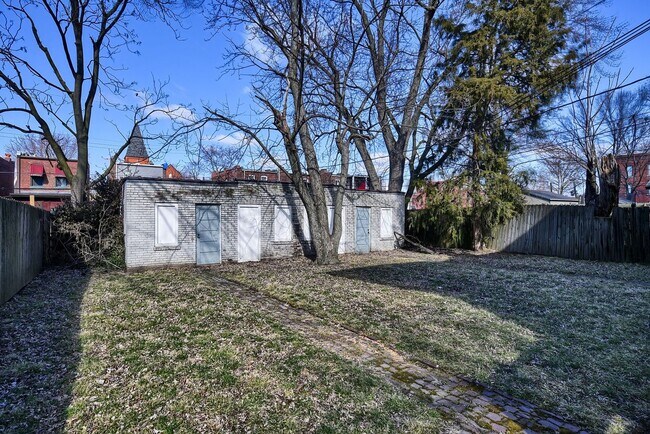 Building Photo - Benton Park Perch