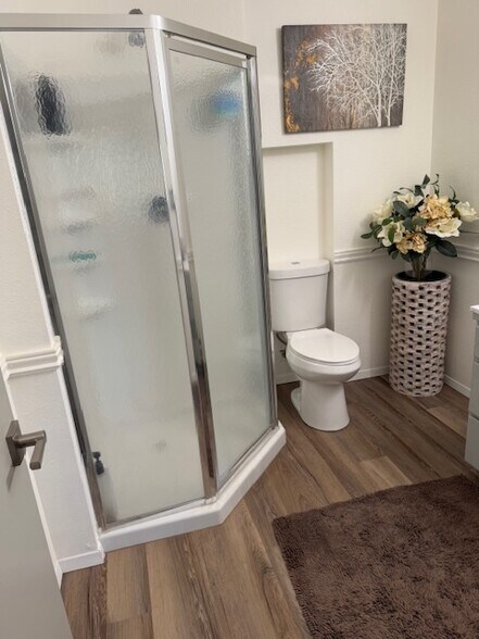 Building Photo - 6200 Snowview Dr