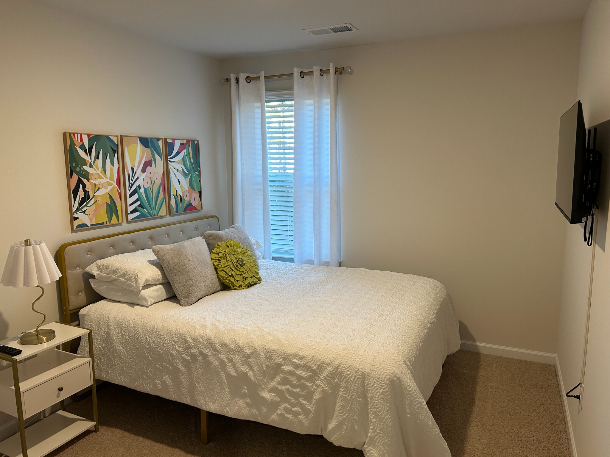 Building Photo - Room in Townhome on Murray Br Dr
