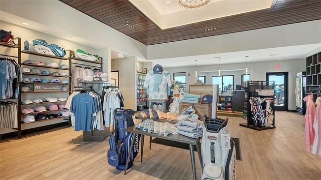 Building Photo - 12390 Wellen Golf St