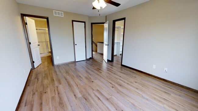 Building Photo - 708 S Deer Hvn St