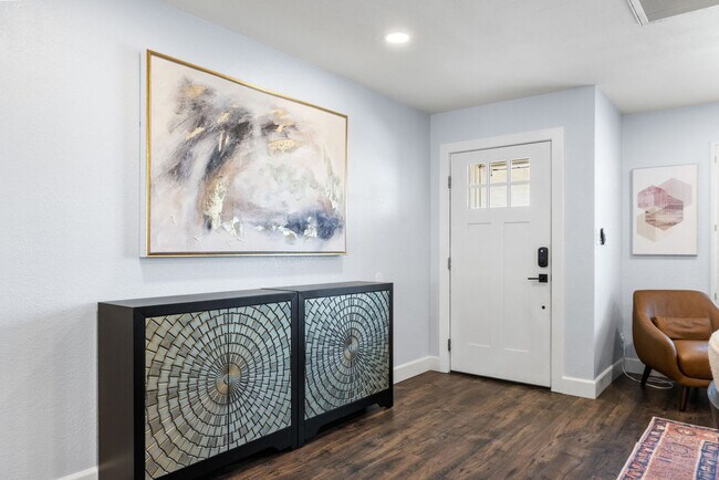 Building Photo - 8259 E Mulberry Ln