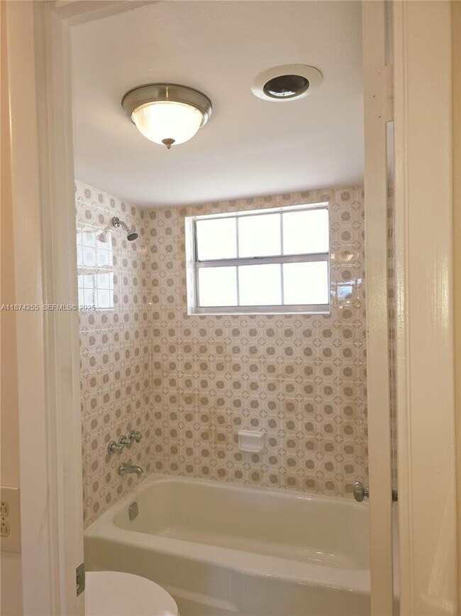 Building Photo - 4140 NW 44th Ave