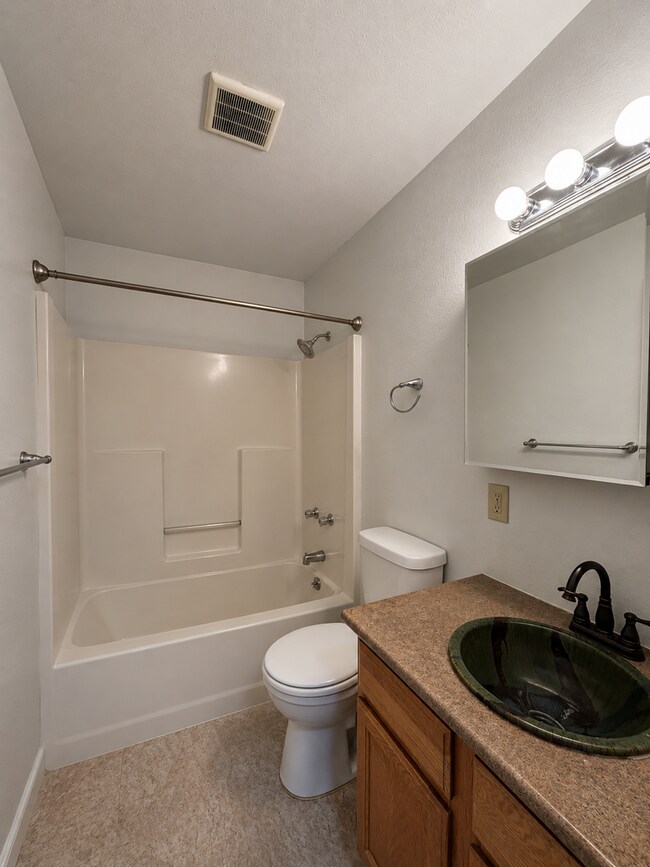 Building Photo - 98 Jackrabbit Ln
