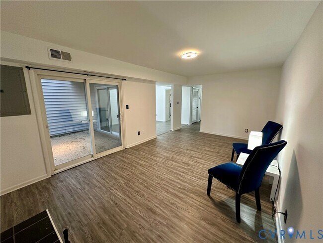 Building Photo - 70 Summer E