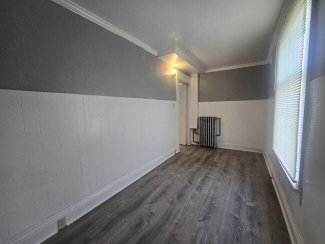 Building Photo - 319 S Shelby St