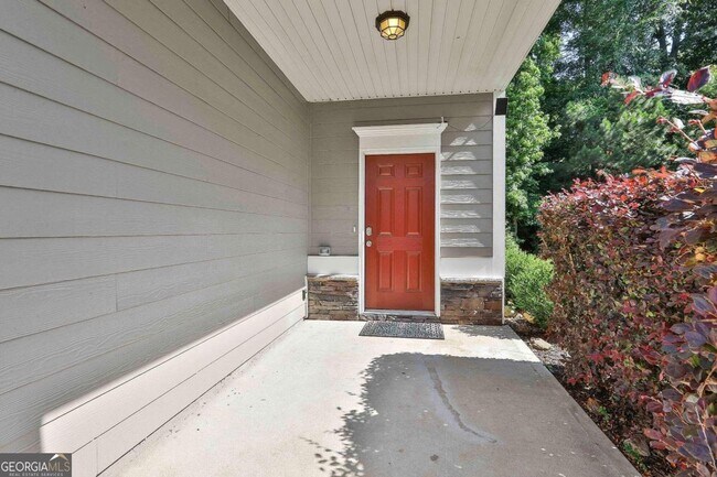 Building Photo - 240 Stillwood Dr