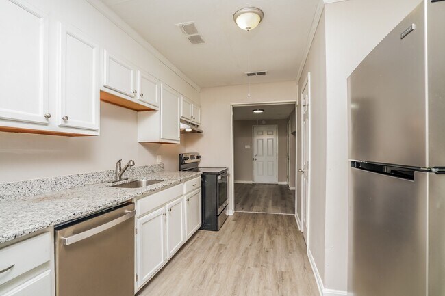 Building Photo - 820 Penn St