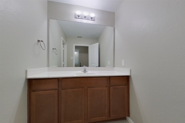 Building Photo - 640 Totem Trail Dr