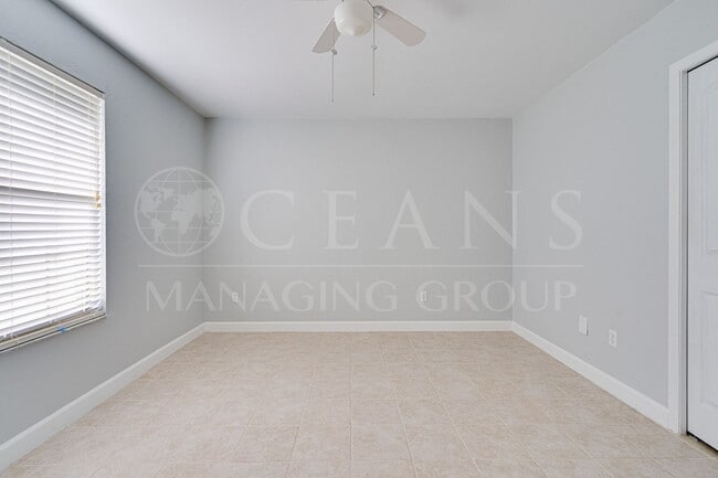 Building Photo - Executive Coastal Retreat | Four-Bedroom P...