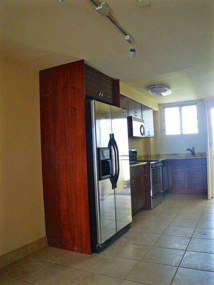 Building Photo - 1684 Ala Moana Blvd