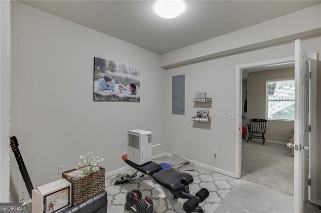 Building Photo - 6896 Big Sky Dr