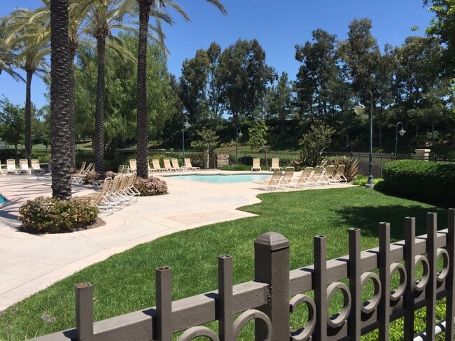 Building Photo - Beautiful Single Level Home in Paseo del Sol with 3 Bedrooms and Office/Den