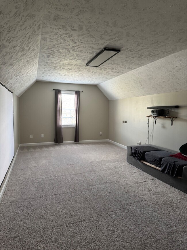 Building Photo - 4023 Des Planes Ave