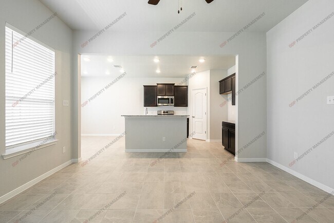 Building Photo - 3-2 Westfield Community