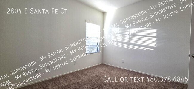 Building Photo - 2804 E Santa Fe Ct
