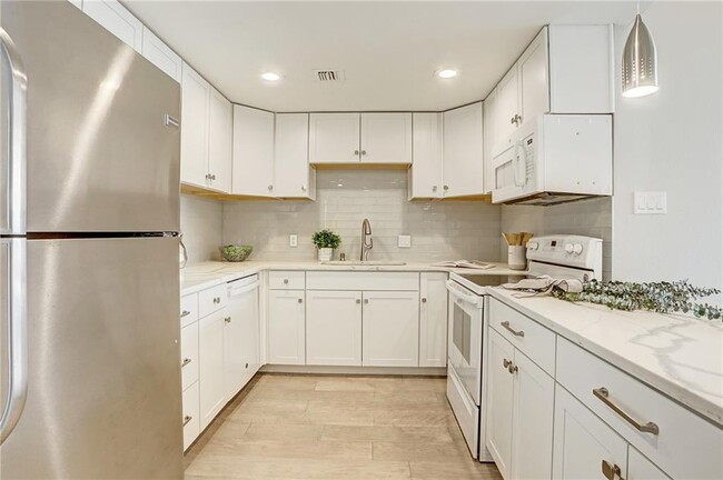 Building Photo - 1801 Lavaca St