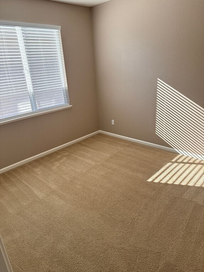 Building Photo - You’ll be proud to live in this home