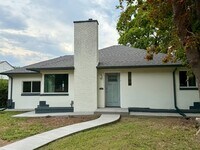 Building Photo - Beautifully remodeled mid-century modern h...