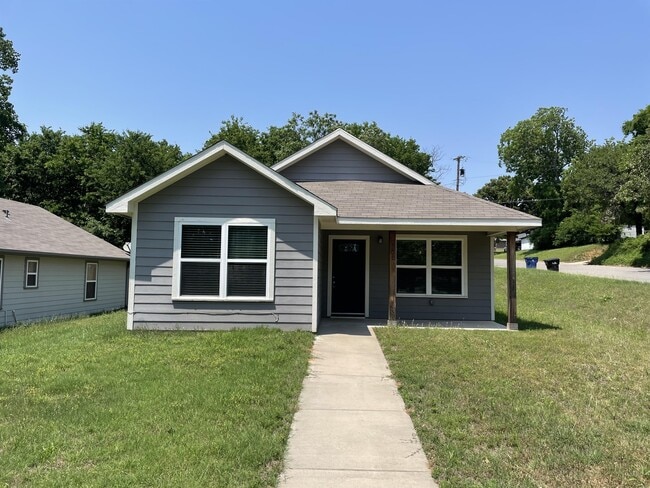 Primary Photo - 901 W Hull St